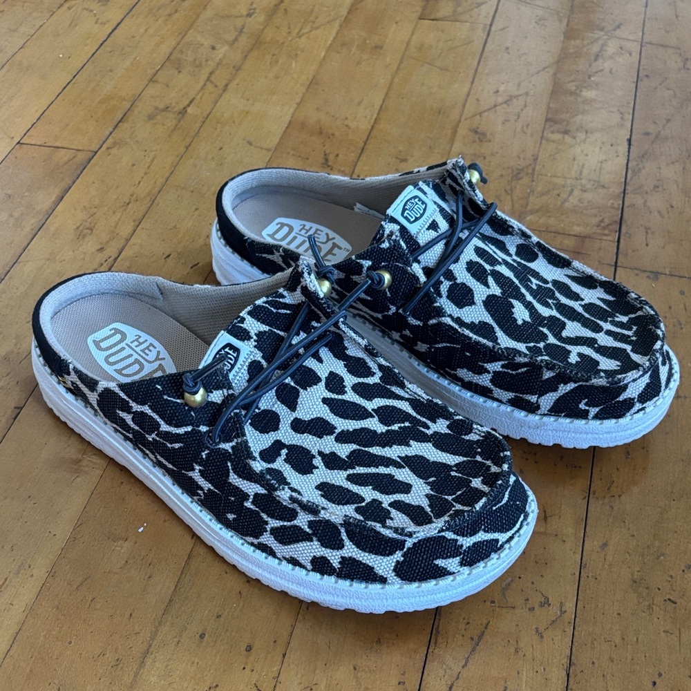 Women’s Hey Dude Wendy Slip Size 9